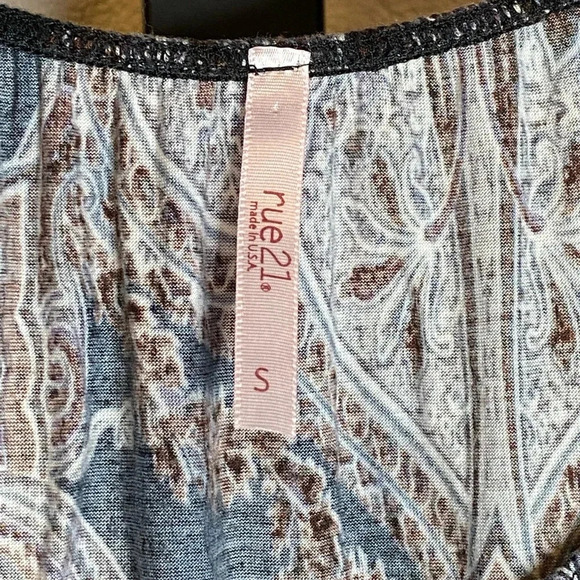 Rue21 Long Sleeve Top sz Small - Picture 8 of 11